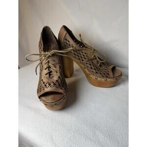Woodies Jeffery Campbell Laser Cut Leather Uppers Lace Up Clog Euro 38 US 7.5-8